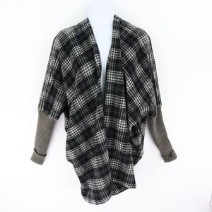 Wool Sweater Wrap Womens Size XS/S Black Plaid Relaxed Fit‎ Design History